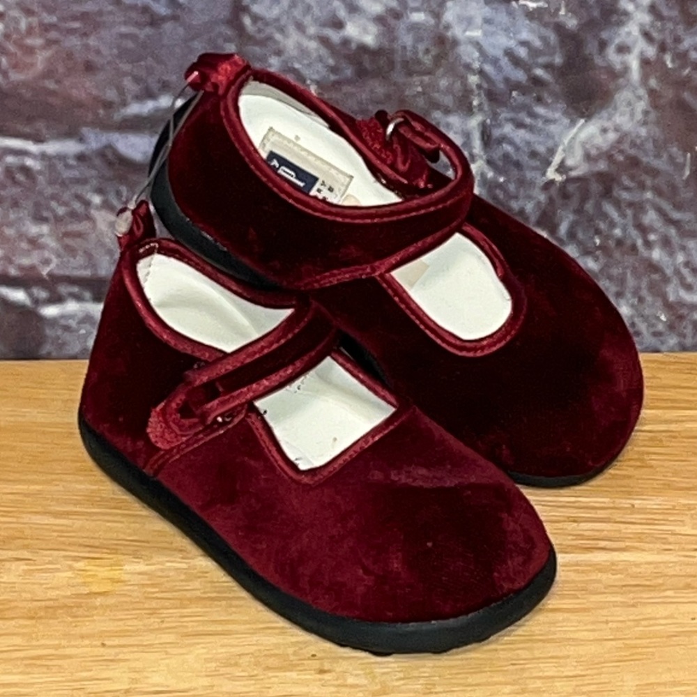 Gap Baby Girl’s Red Crush Velvet Maryjane Shoes Size 5